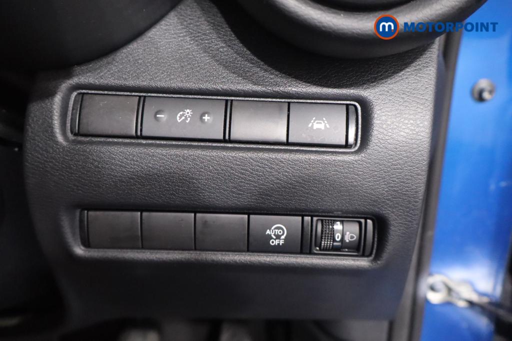 Nissan Juke N-Connecta Manual Petrol SUV - Stock Number (1673737) - 14th supplementary image