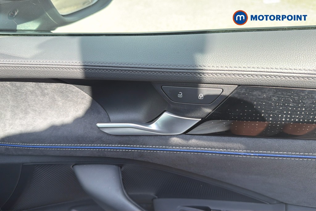 Volkswagen Passat R-Line Automatic Petrol Plug-In Hybrid Estate - Stock Number (1673785) - 4th supplementary image