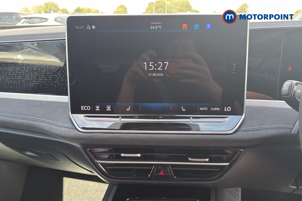 Volkswagen Passat R-Line Automatic Petrol Plug-In Hybrid Estate - Stock Number (1673785) - 18th supplementary image