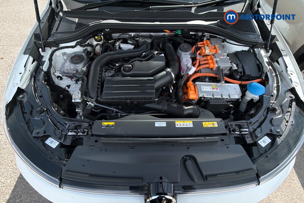 Volkswagen Passat R-Line Automatic Petrol Plug-In Hybrid Estate - Stock Number (1673785) - 23rd supplementary image