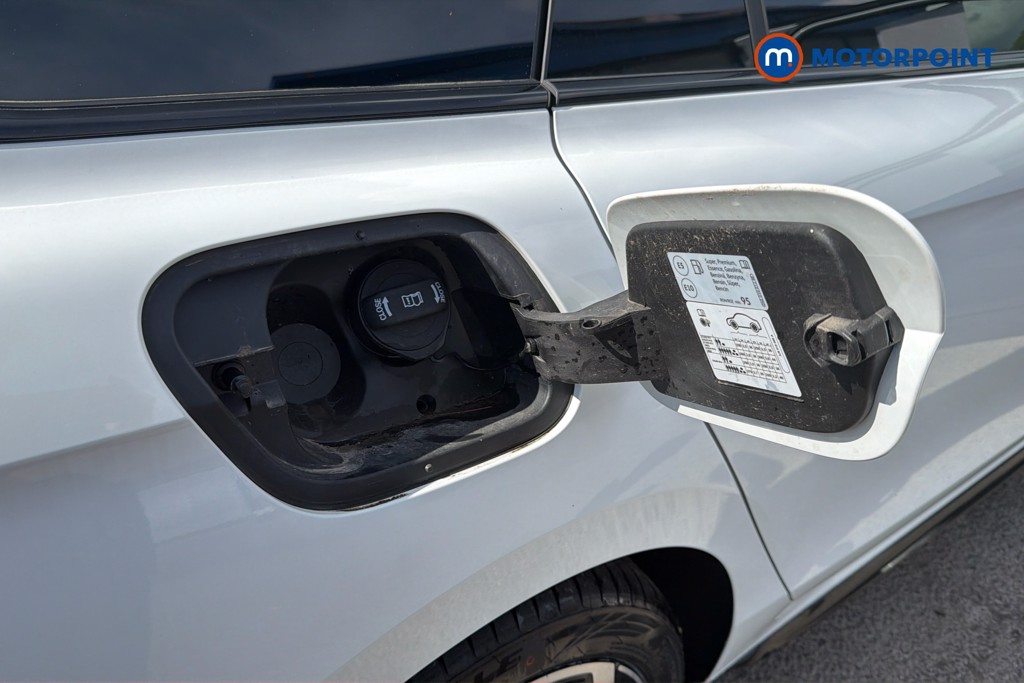 Volkswagen Passat R-Line Automatic Petrol Plug-In Hybrid Estate - Stock Number (1673785) - 27th supplementary image