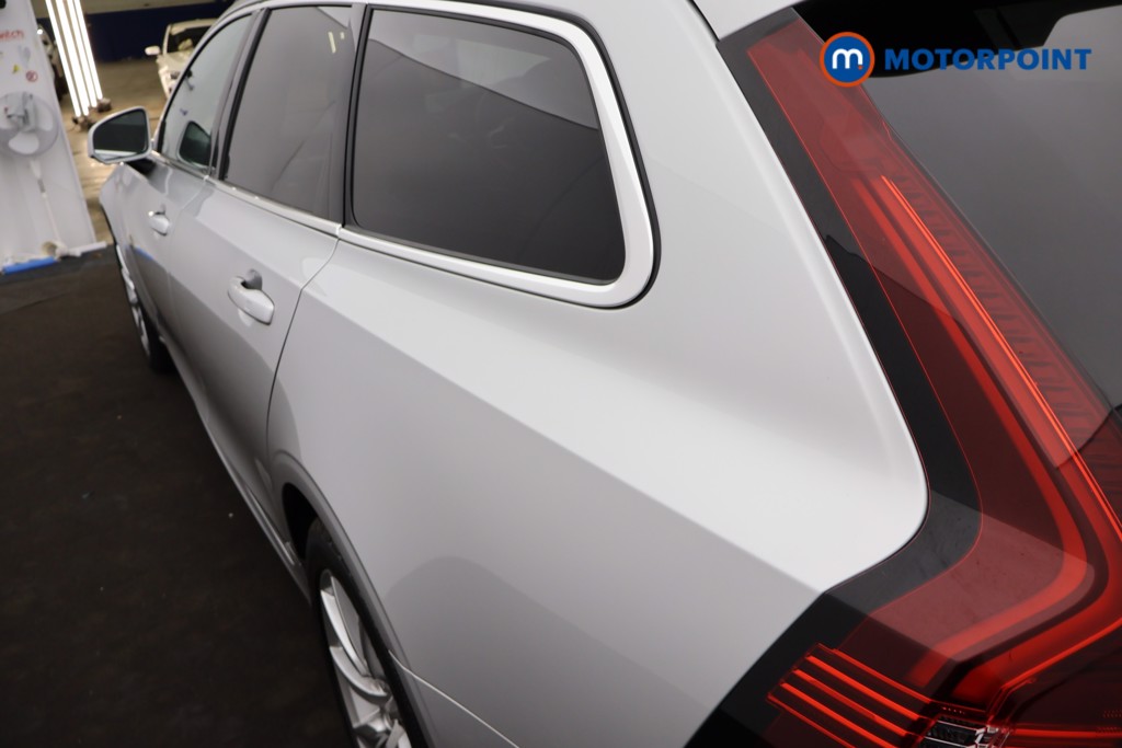 Volvo V90 Momentum Automatic Diesel Estate - Stock Number (1674228) - 27th supplementary image