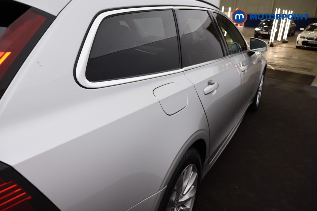 Volvo V90 Momentum Automatic Diesel Estate - Stock Number (1674228) - 29th supplementary image