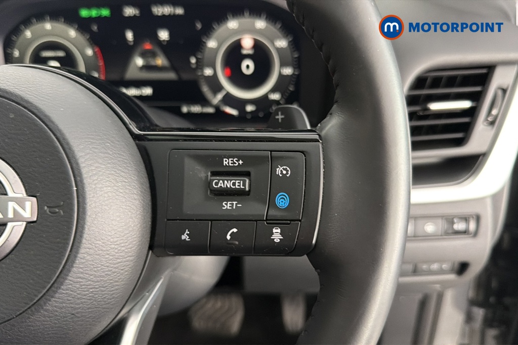 Nissan Qashqai N-Connecta Automatic Petrol SUV - Stock Number (1674247) - 3rd supplementary image
