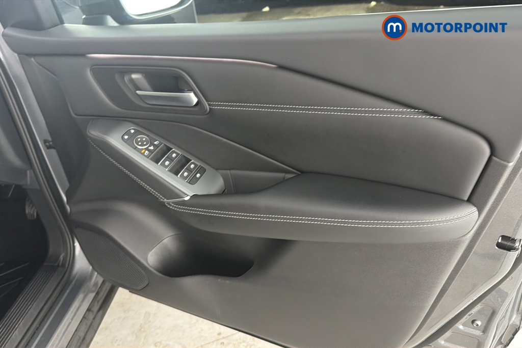 Nissan Qashqai N-Connecta Automatic Petrol SUV - Stock Number (1674247) - 18th supplementary image