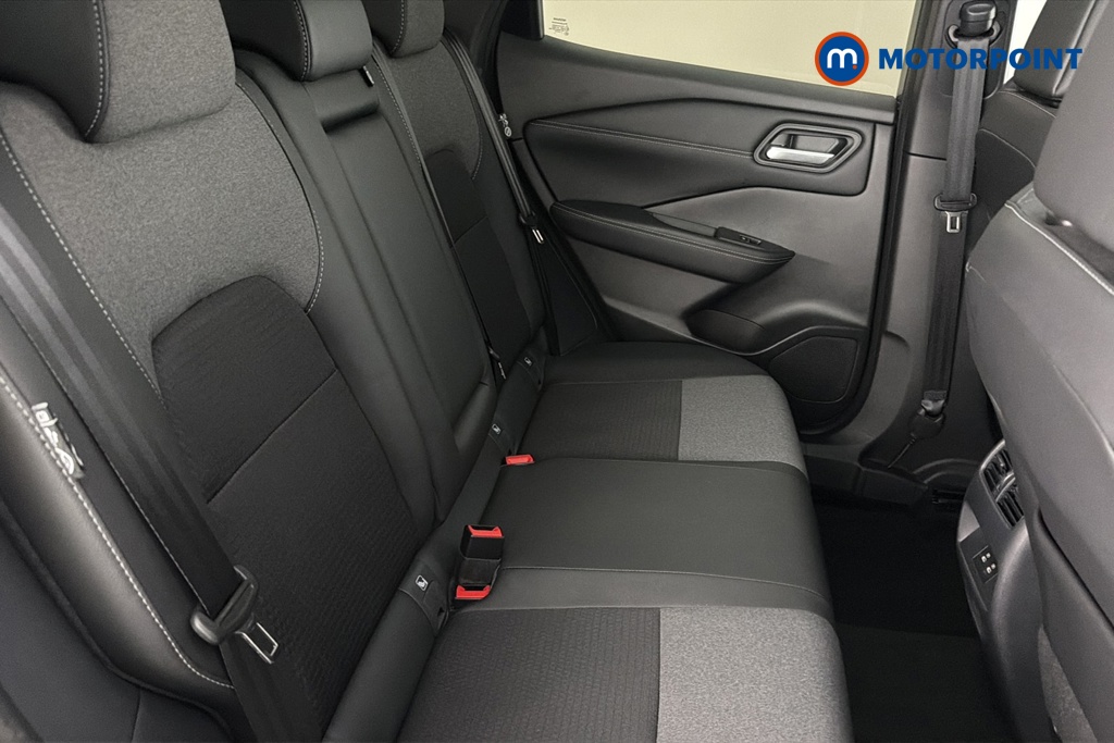 Nissan Qashqai N-Connecta Automatic Petrol SUV - Stock Number (1674247) - 25th supplementary image