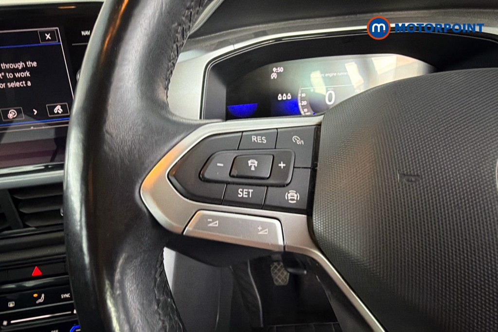 Volkswagen T-Roc Life Manual Petrol SUV - Stock Number (1673728) - 3rd supplementary image