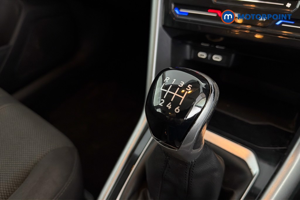 Volkswagen T-Roc Life Manual Petrol SUV - Stock Number (1673728) - 15th supplementary image