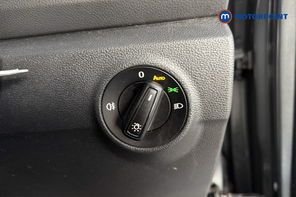 Volkswagen T-Roc Life Manual Petrol SUV - Stock Number (1673728) - 16th supplementary image