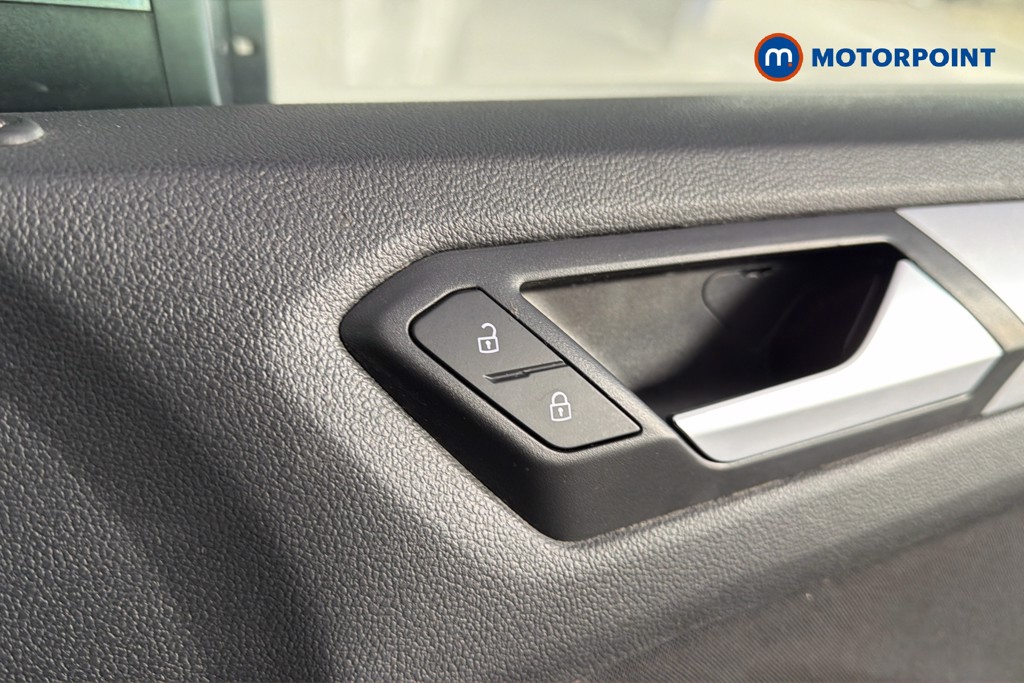 Volkswagen T-Roc Life Manual Petrol SUV - Stock Number (1673728) - 17th supplementary image