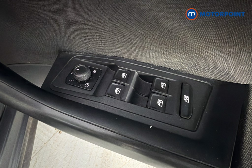 Volkswagen T-Roc Life Manual Petrol SUV - Stock Number (1673728) - 20th supplementary image