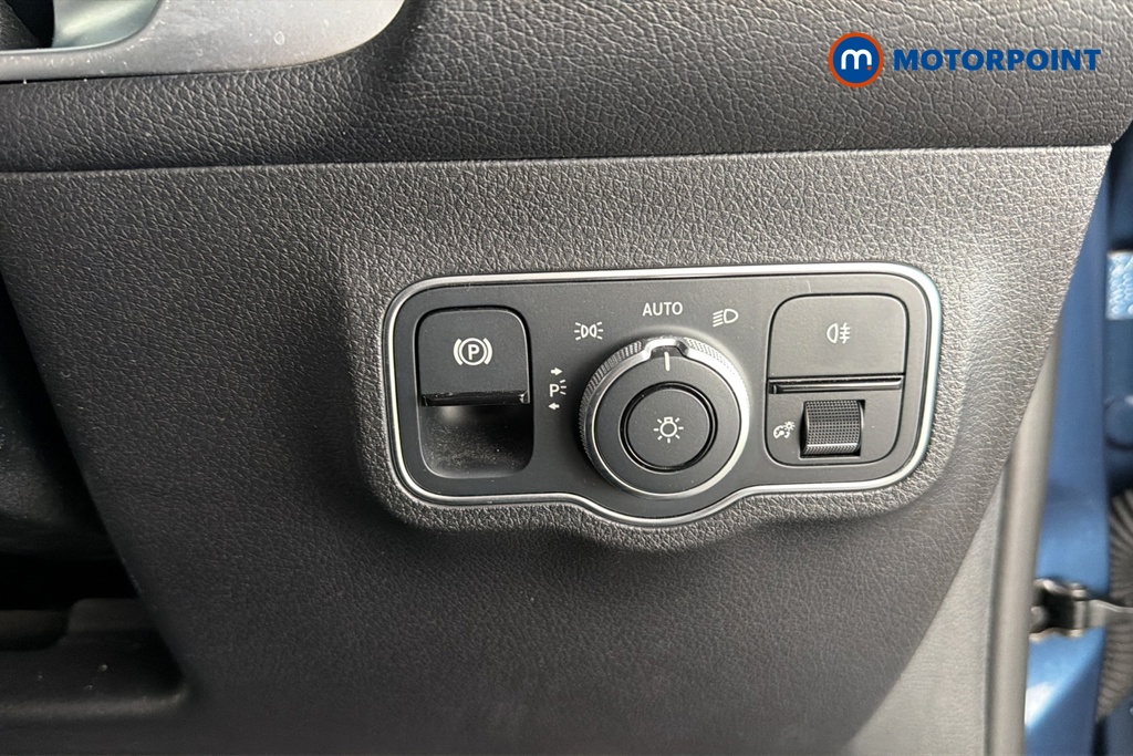 Mercedes-Benz GLB Amg Line Automatic Petrol SUV - Stock Number (1675006) - 11th supplementary image