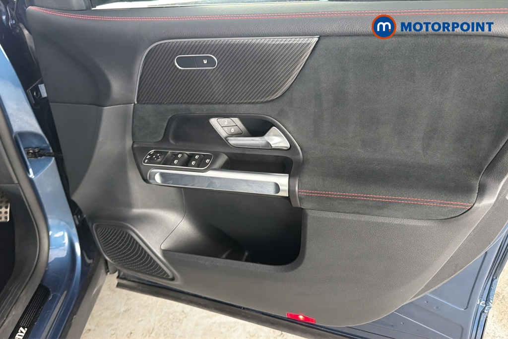 Mercedes-Benz GLB Amg Line Automatic Petrol SUV - Stock Number (1675006) - 18th supplementary image