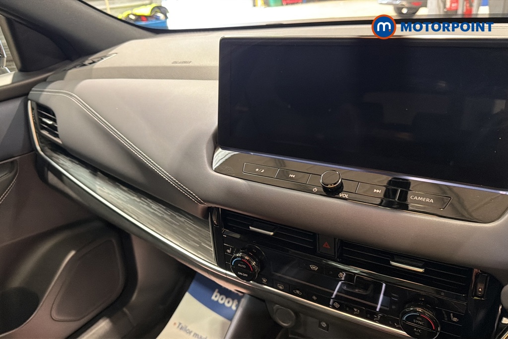 Nissan Qashqai Tekna Automatic Petrol-Electric Hybrid SUV - Stock Number (1674940) - 1st supplementary image