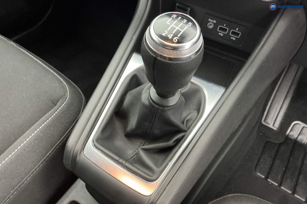 Renault Captur Iconic Manual Diesel SUV - Stock Number (1651250) - 15th supplementary image