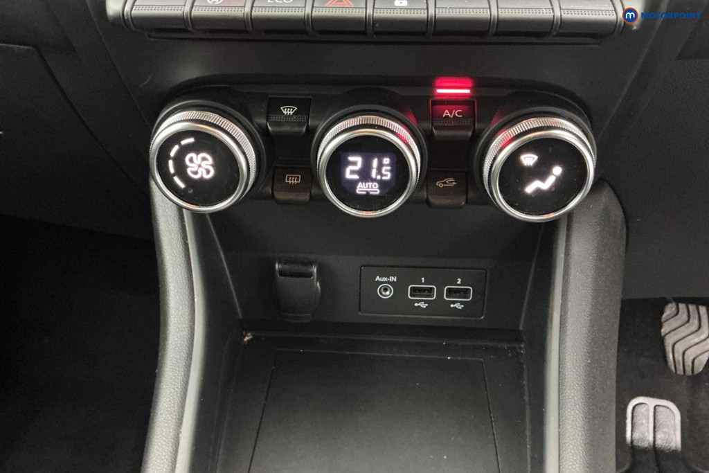 Renault Captur Iconic Manual Diesel SUV - Stock Number (1651250) - 17th supplementary image