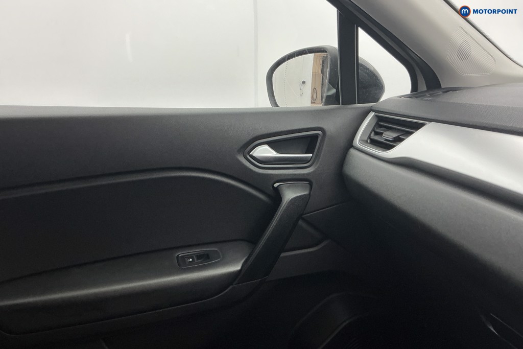 Renault Captur Iconic Manual Diesel SUV - Stock Number (1651250) - 19th supplementary image