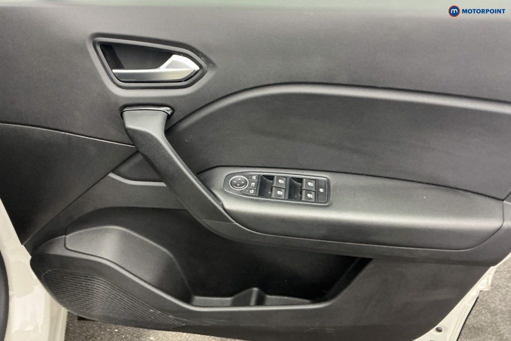 Renault Captur Iconic Manual Diesel SUV - Stock Number (1651250) - 24th supplementary image