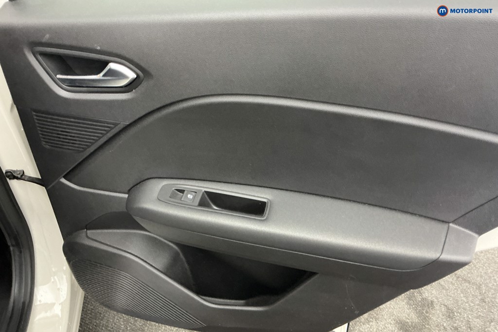 Renault Captur Iconic Manual Diesel SUV - Stock Number (1651250) - 26th supplementary image