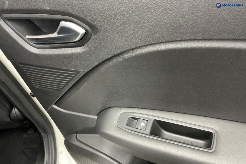 Renault Captur Iconic Manual Diesel SUV - Stock Number (1651250) - 27th supplementary image