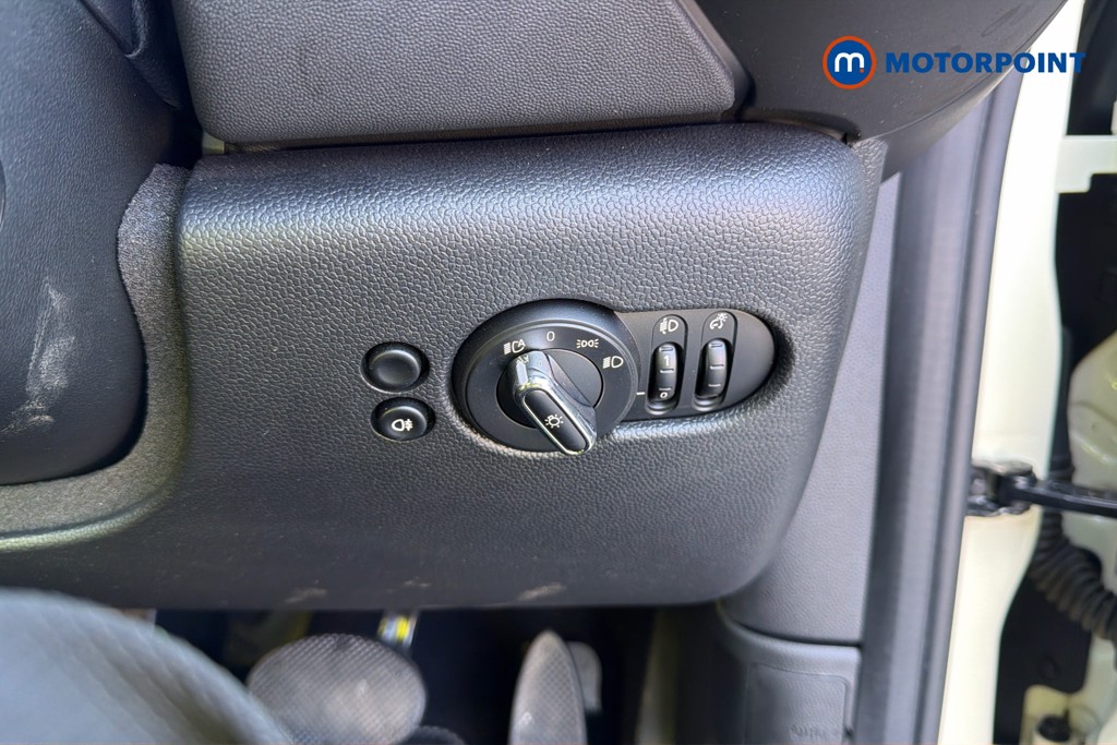Mini Hatchback Cooper S Exclusive Automatic Petrol Hatchback - Stock Number (1653365) - 18th supplementary image