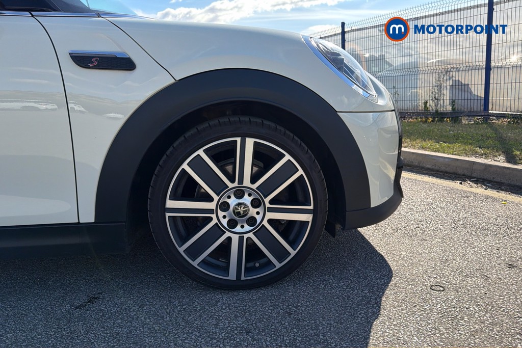 Mini Hatchback Cooper S Exclusive Automatic Petrol Hatchback - Stock Number (1653365) - 50th supplementary image