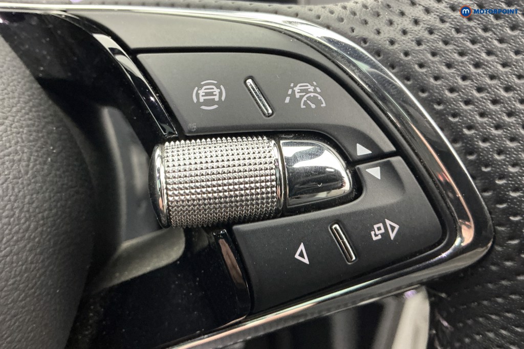 Skoda Karoq Sportline Manual Petrol SUV - Stock Number (1654461) - 21st supplementary image