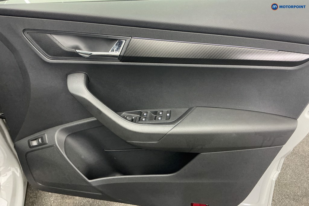 Skoda Karoq Sportline Manual Petrol SUV - Stock Number (1654461) - 24th supplementary image