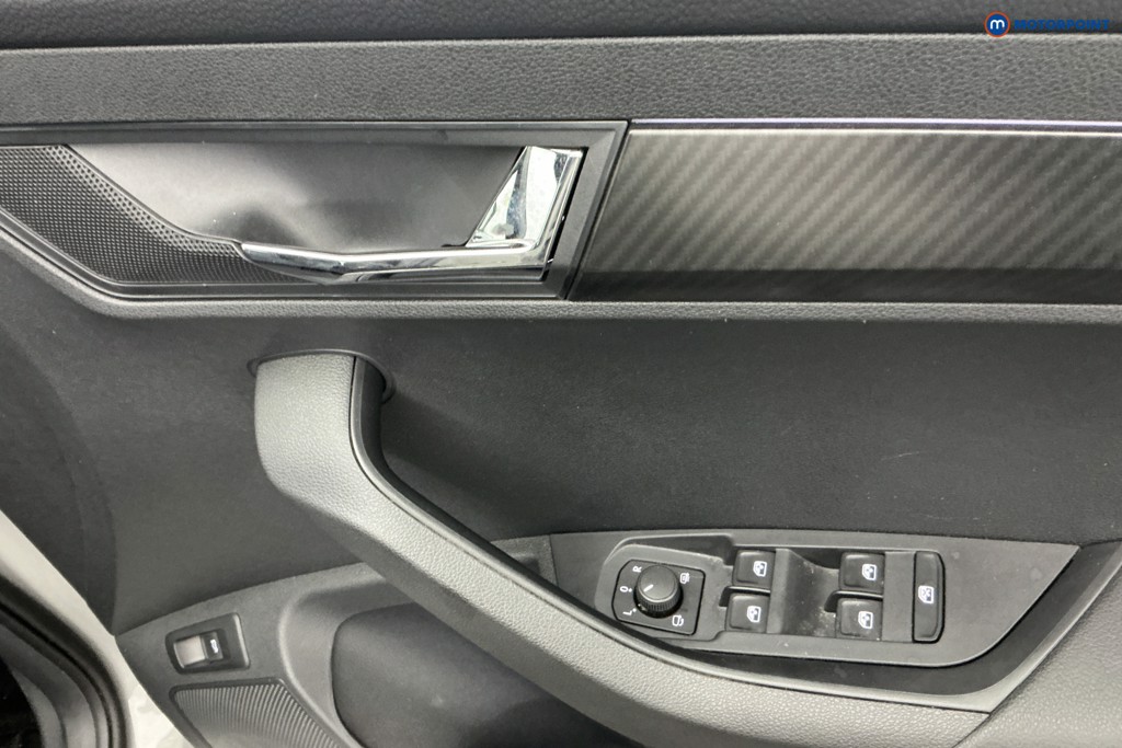 Skoda Karoq Sportline Manual Petrol SUV - Stock Number (1654461) - 25th supplementary image