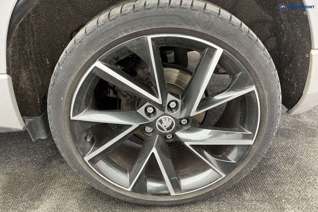 Skoda Karoq Sportline Manual Petrol SUV - Stock Number (1654461) - 38th supplementary image