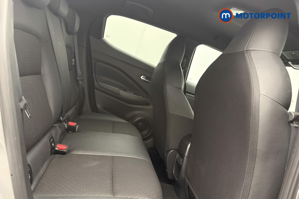Nissan Juke N-Connecta Manual Petrol SUV - Stock Number (1655815) - 9th supplementary image