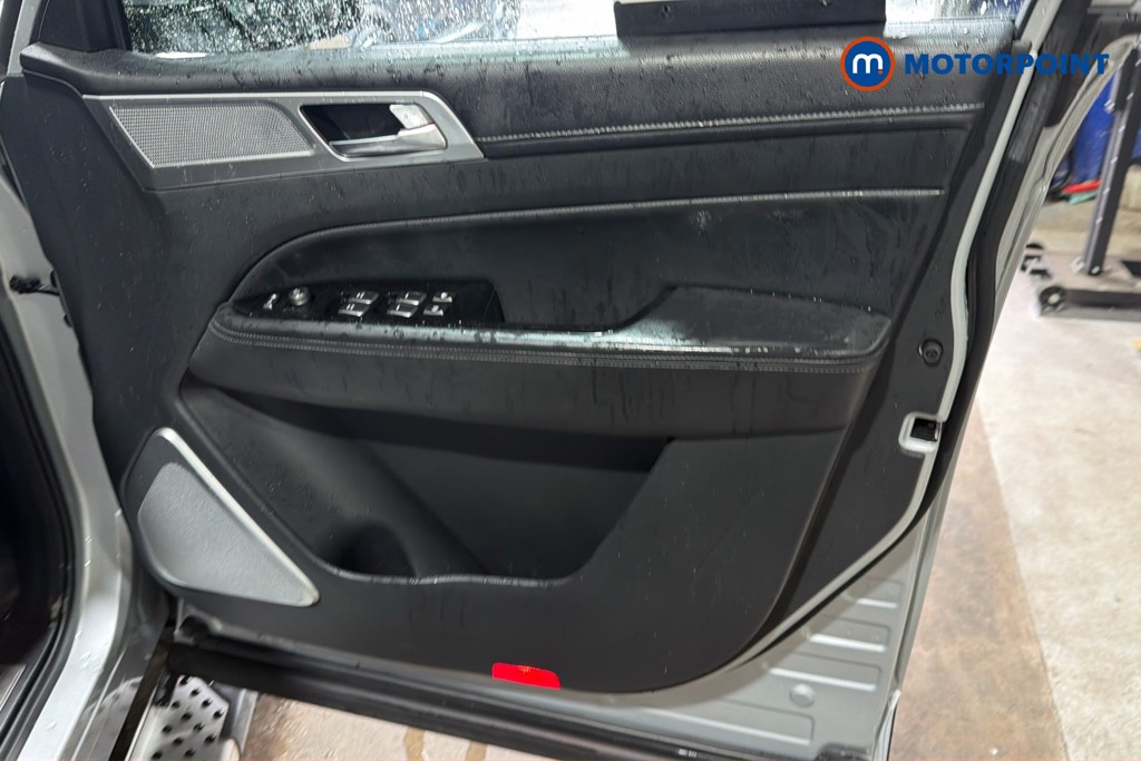 Ssangyong Rexton Ultimate Automatic Diesel SUV - Stock Number (1661869) - 2nd supplementary image