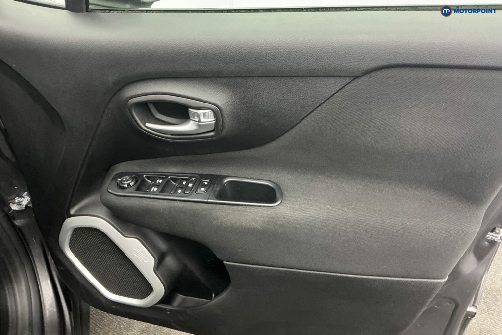 Jeep Renegade Longitude Automatic Petrol SUV - Stock Number (1662379) - 23rd supplementary image