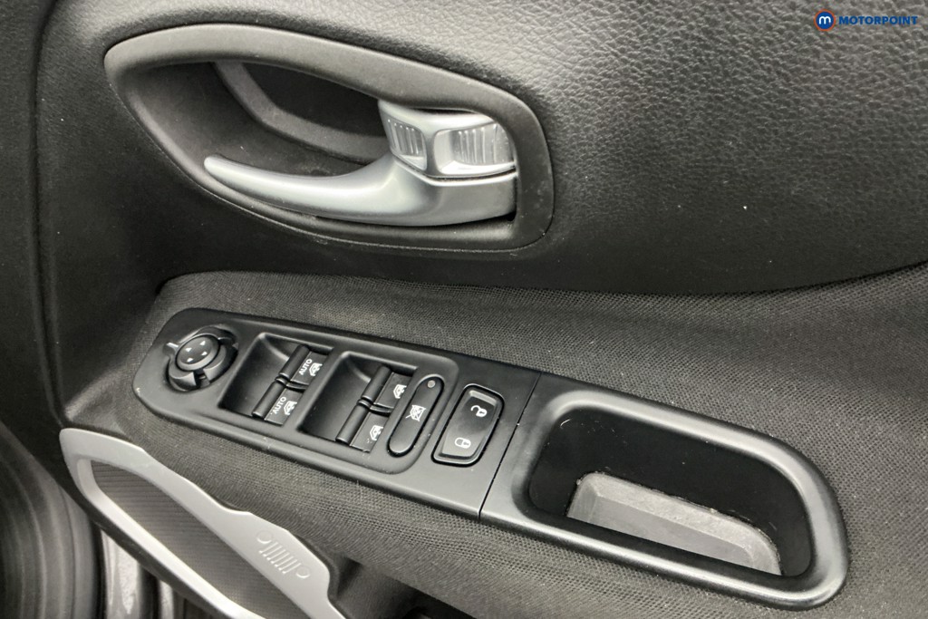Jeep Renegade Longitude Automatic Petrol SUV - Stock Number (1662379) - 24th supplementary image