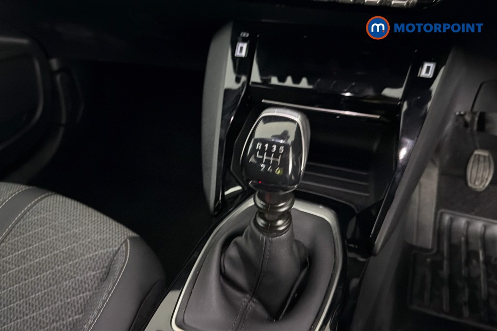 Peugeot 2008 Allure Manual Petrol SUV - Stock Number (1665833) - 12th supplementary image
