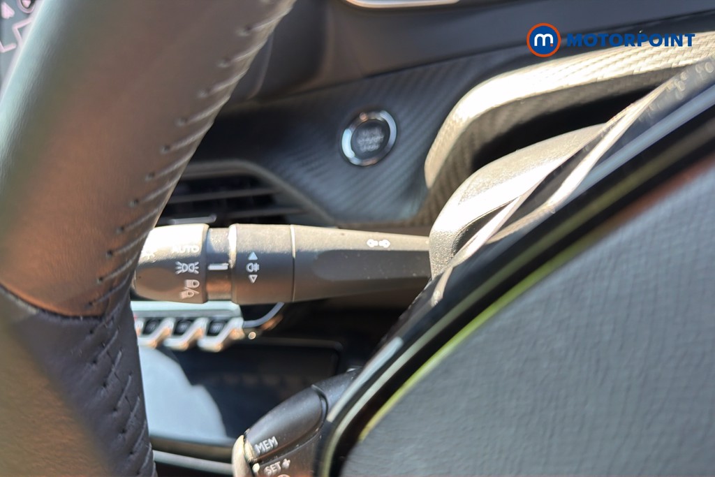 Peugeot 2008 Allure Manual Petrol SUV - Stock Number (1665833) - 1st supplementary image