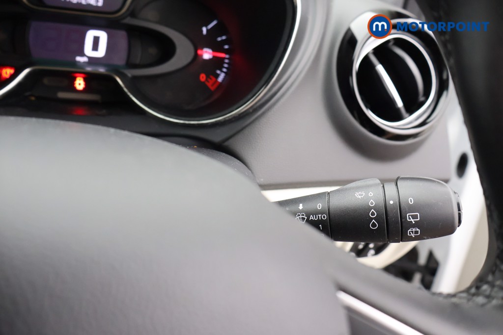 Renault Captur Iconic Manual Diesel SUV - Stock Number (1666128) - 6th supplementary image