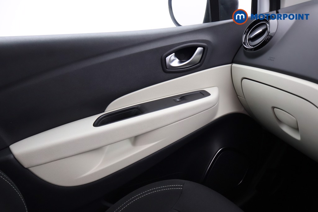 Renault Captur Iconic Manual Diesel SUV - Stock Number (1666128) - 12th supplementary image