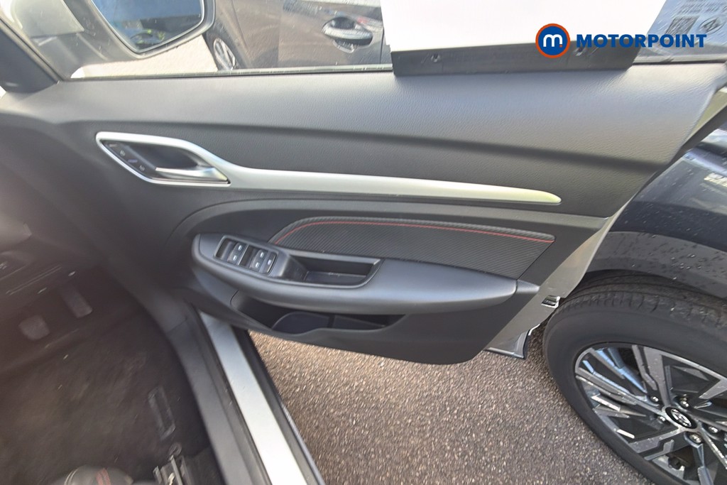 Mg Motor Uk ZS Exclusive Manual Petrol SUV - Stock Number (1667054) - 1st supplementary image