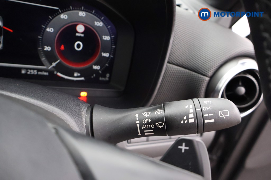 Nissan Juke N-Connecta Automatic Petrol SUV - Stock Number (1667432) - 6th supplementary image