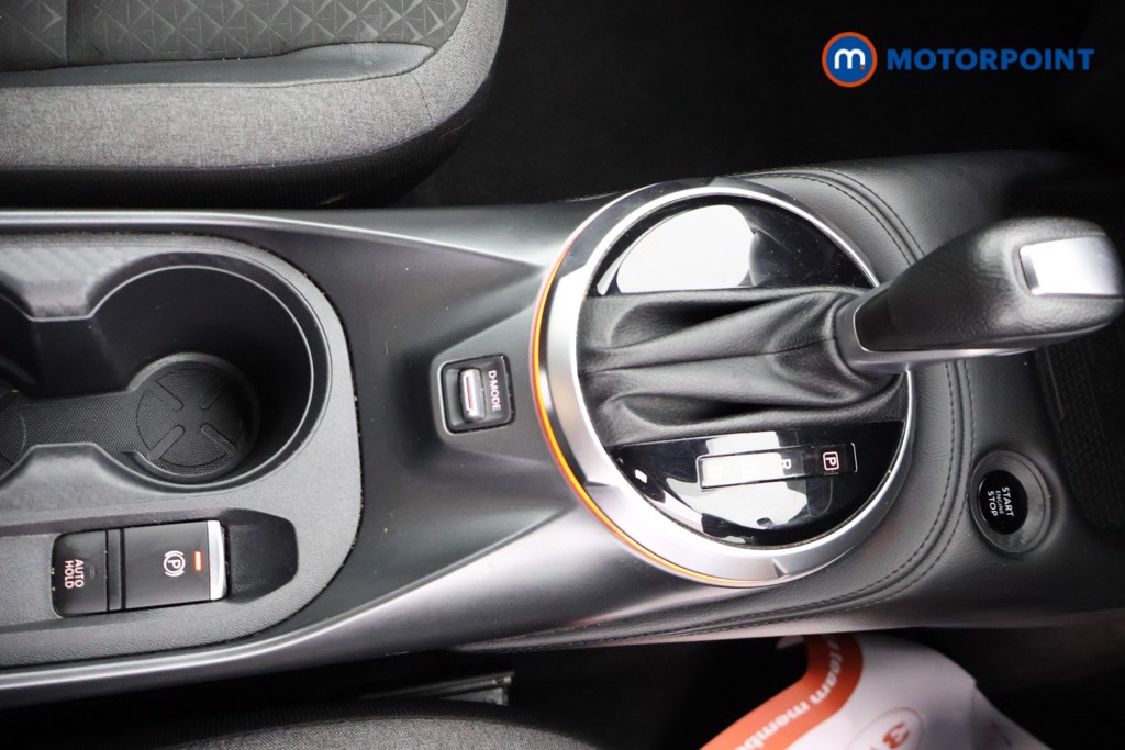 Nissan Juke N-Connecta Automatic Petrol SUV - Stock Number (1667432) - 10th supplementary image