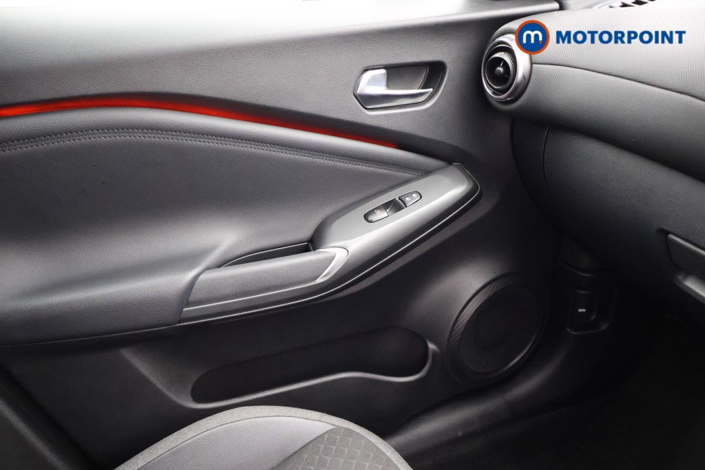 Nissan Juke N-Connecta Automatic Petrol SUV - Stock Number (1667432) - 12th supplementary image