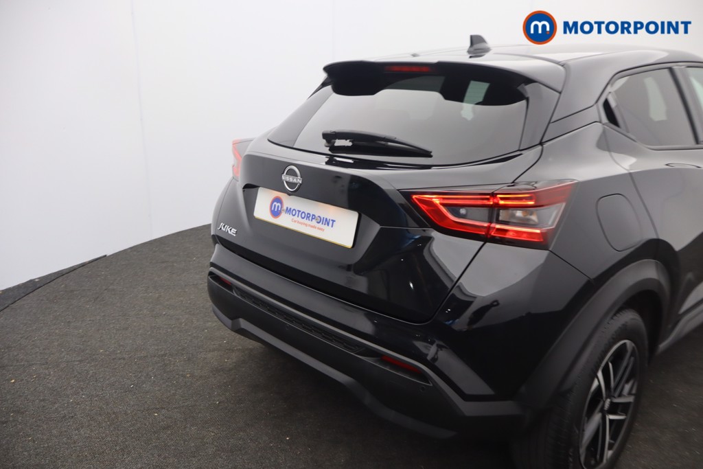 Nissan Juke N-Connecta Automatic Petrol SUV - Stock Number (1667464) - 2nd supplementary image