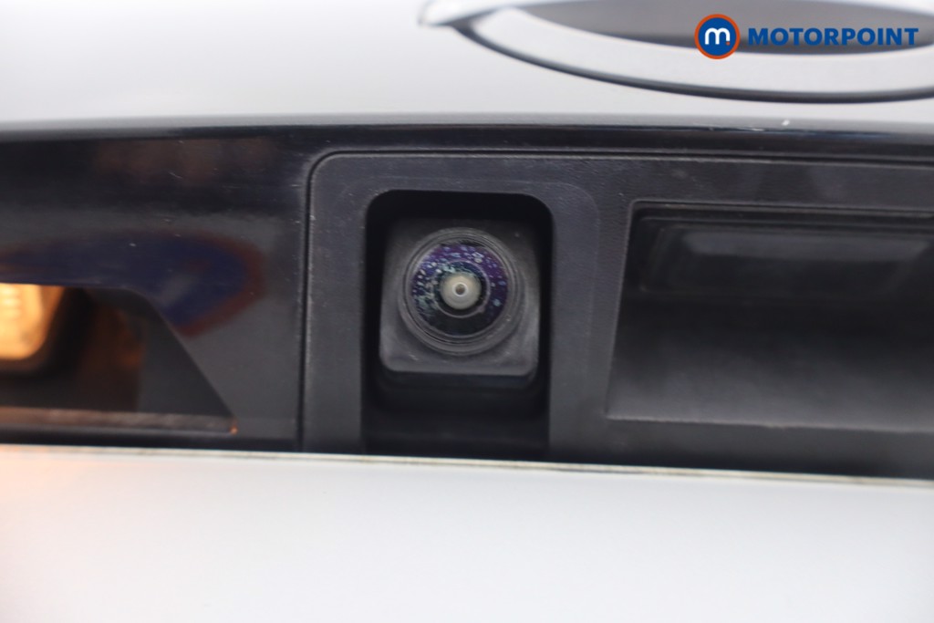 Nissan Juke N-Connecta Automatic Petrol SUV - Stock Number (1667464) - 5th supplementary image