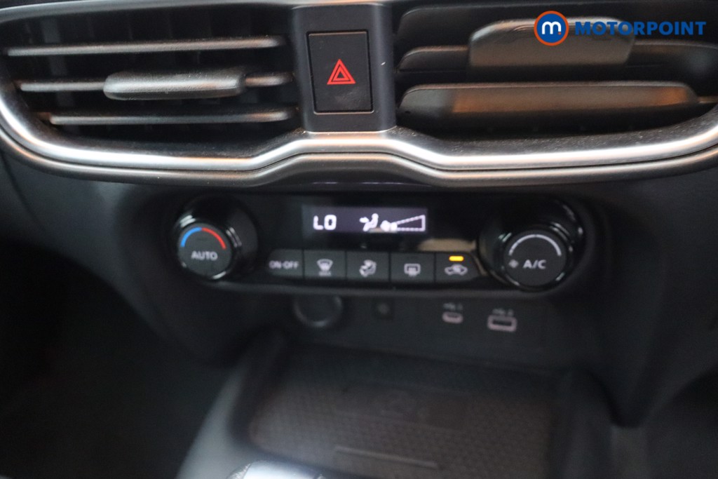 Nissan Juke N-Connecta Automatic Petrol SUV - Stock Number (1667464) - 16th supplementary image