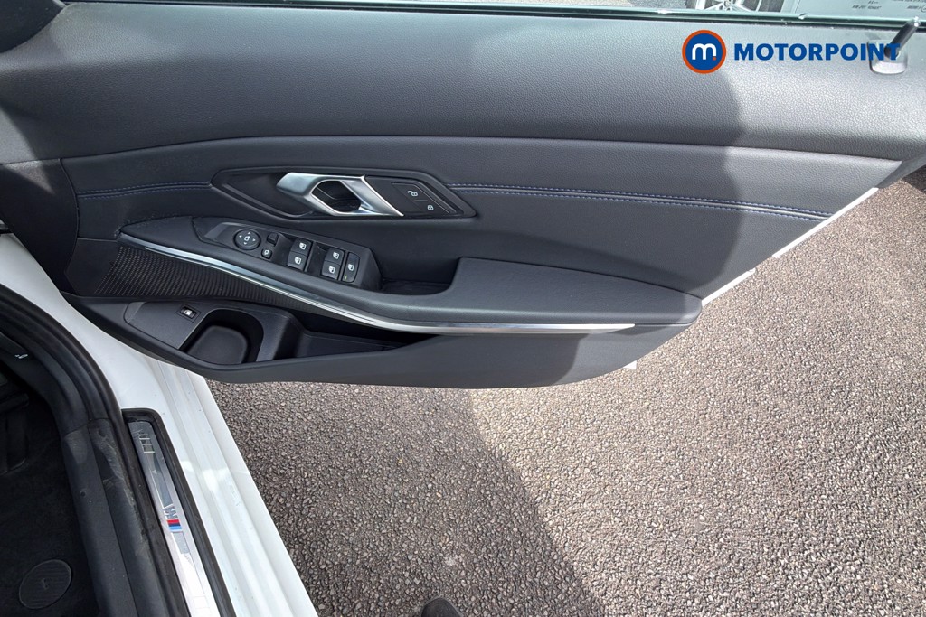 BMW 3 Series M Sport Automatic Petrol Plug-In Hybrid Saloon - Stock Number (1668211) - 3rd supplementary image