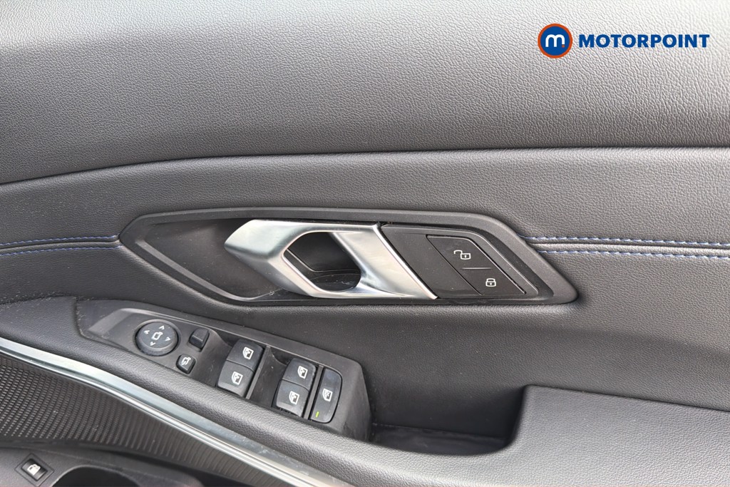 BMW 3 Series M Sport Automatic Petrol Plug-In Hybrid Saloon - Stock Number (1668211) - 4th supplementary image