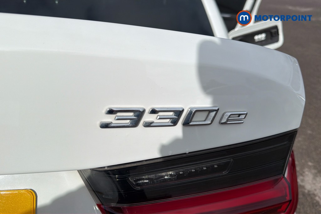 BMW 3 Series M Sport Automatic Petrol Plug-In Hybrid Saloon - Stock Number (1668211) - 26th supplementary image