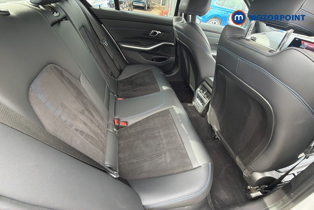BMW 3 Series M Sport Automatic Petrol Plug-In Hybrid Saloon - Stock Number (1668211) - 32nd supplementary image