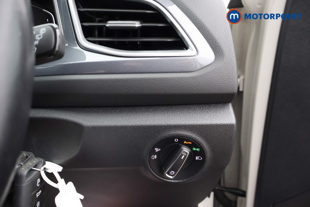 Volkswagen T-Roc Style Automatic Petrol SUV - Stock Number (1668583) - 7th supplementary image